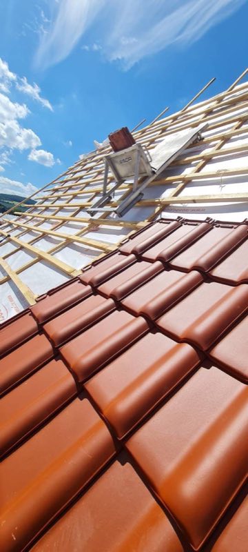 Învelitori din țiglă ceramică și beton